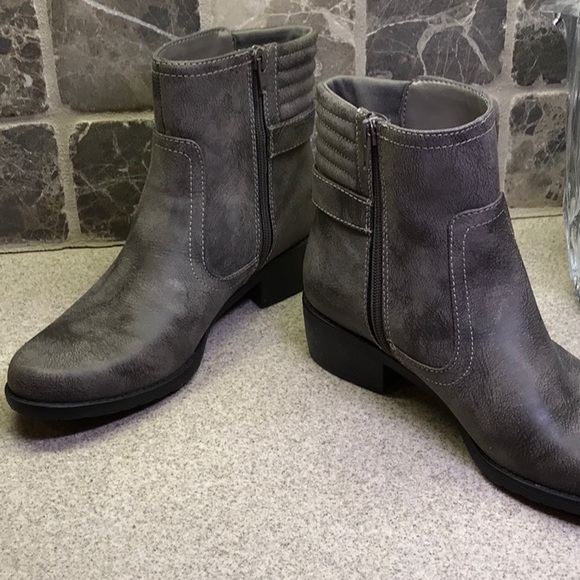 Anne Klein Sport Shoes - ANNE KLEIN Size 7 1/2 M Gray Sport Short Boots